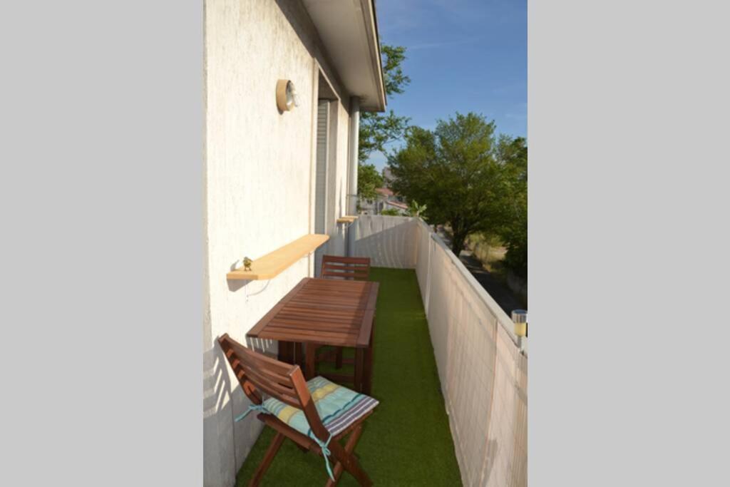 Lumineux Et Calme Avec Terrasse Appartement Avignon